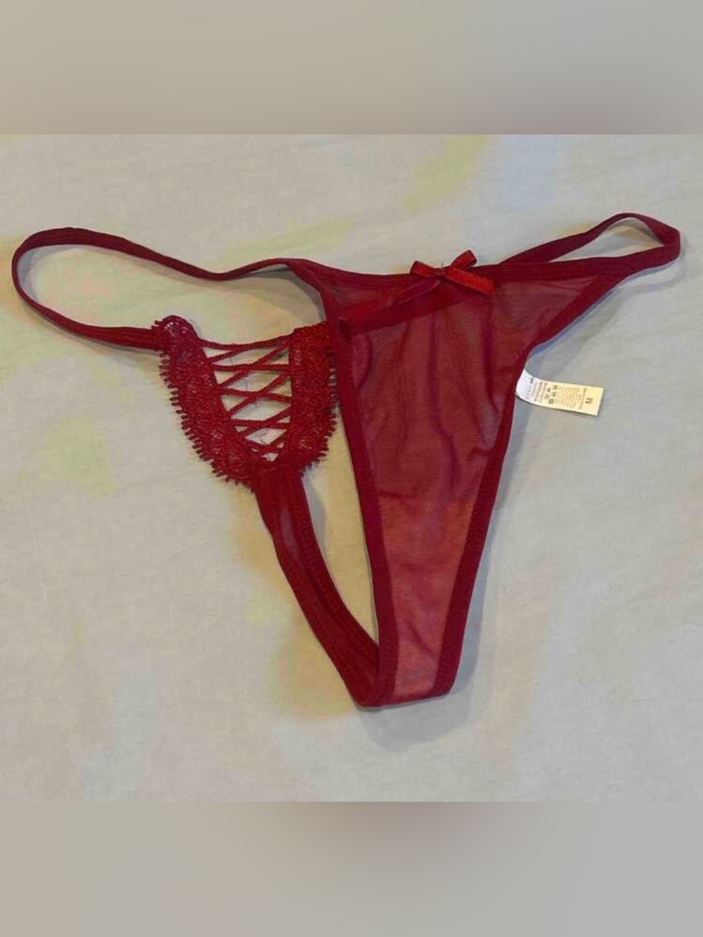 Stylish and chic strappy back thong, size M